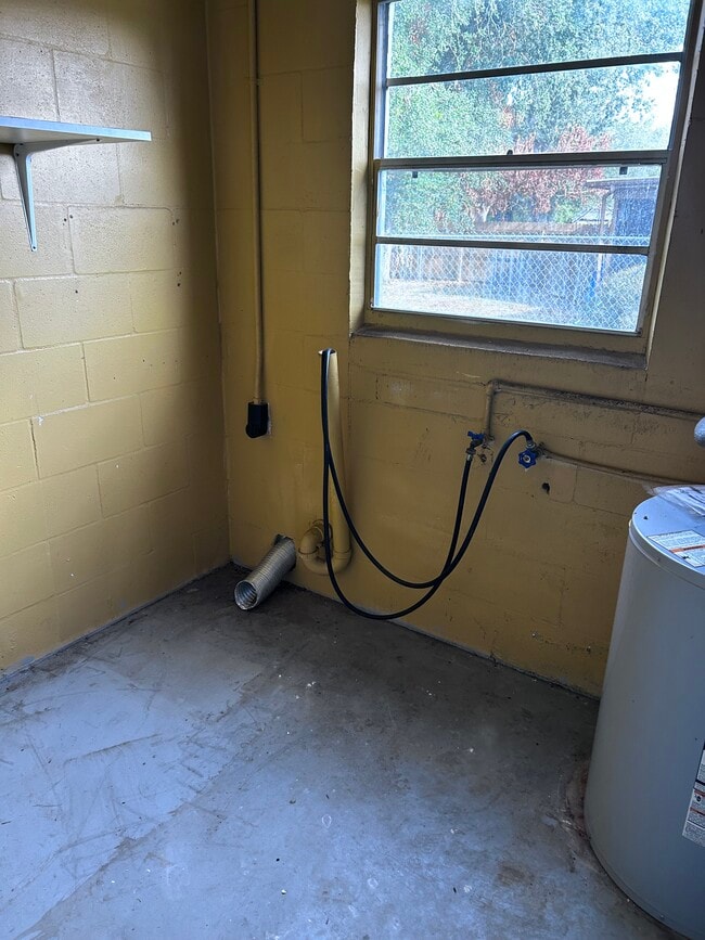 Photo - 913 S Char Mil Ave