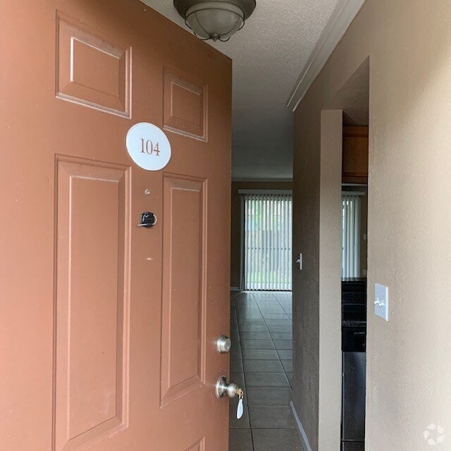Building Photo - Two BD/1 Bath  Gated Pool Cmmunity Largo FL Unit 104 Rental