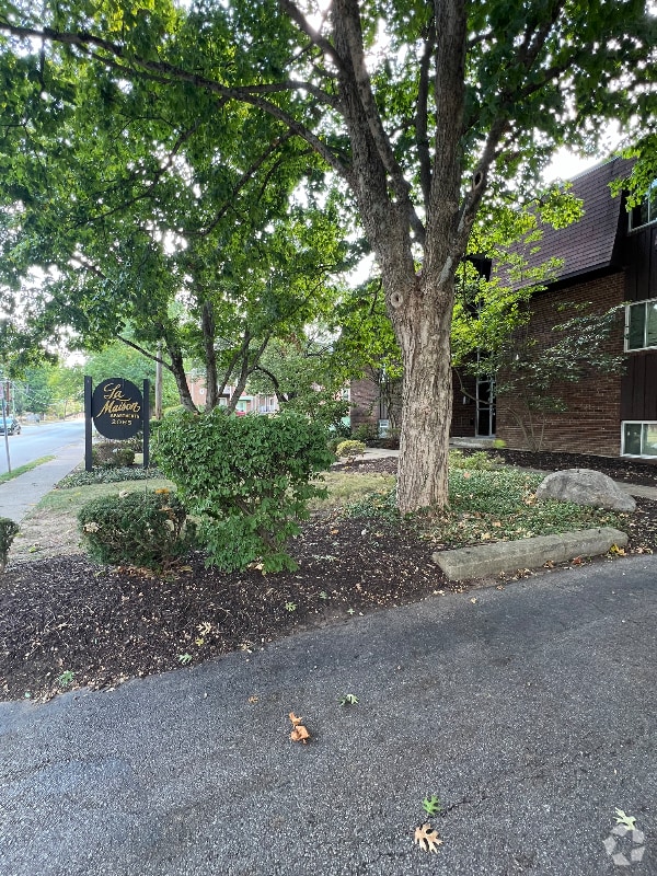 Building Photo - 2065 Sutton Ave Rental