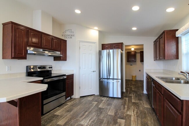 1214 N Morain Loop