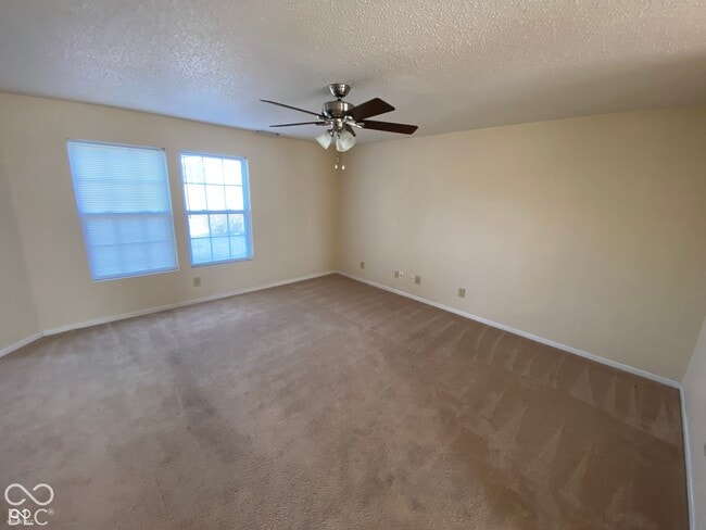 2836 Barnes Ct