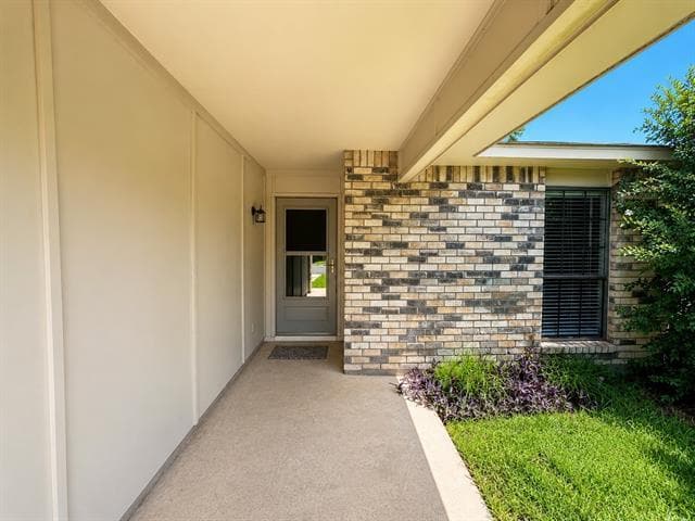 Photo - 805 Circle Cove Dr