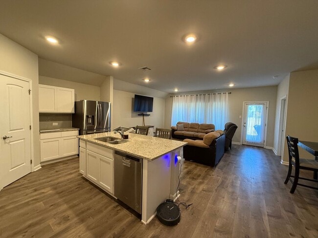 Photo - 127 Emerald Star Ln