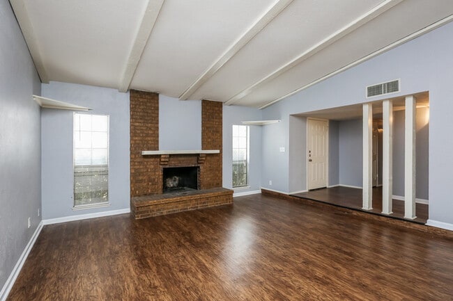 Photo - 7439 Oakmore Dr