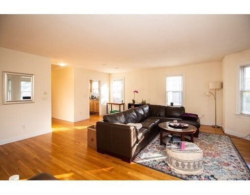 Photo - 19 Roberts St Unit 3