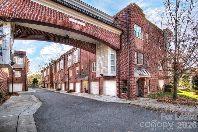 Building Photo - 100 N Laurel Ave