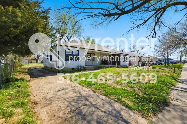 Photo - 2322 S Emporia St Unit 2322