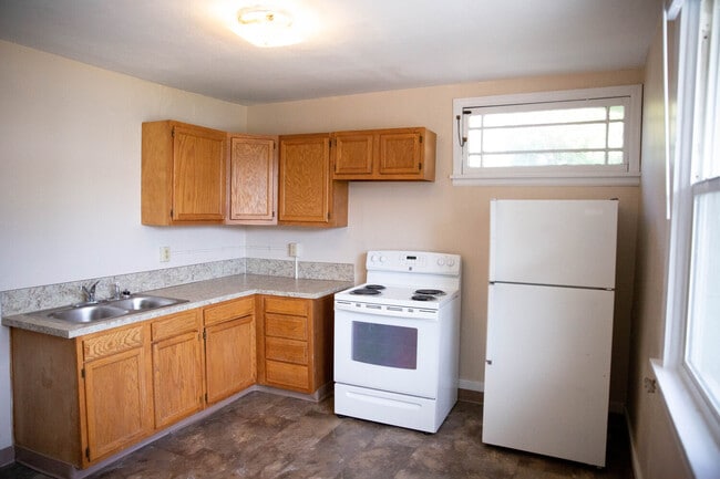 California St #2 -Kitchen - Slocum Apartments
