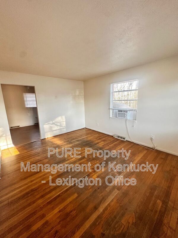 Photo - 627 1/2 Silverleaf