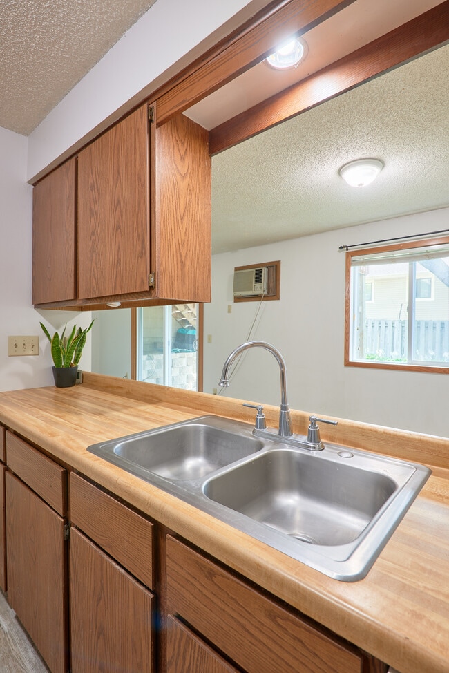 Photo - 5 Somerset Dr Unit 5