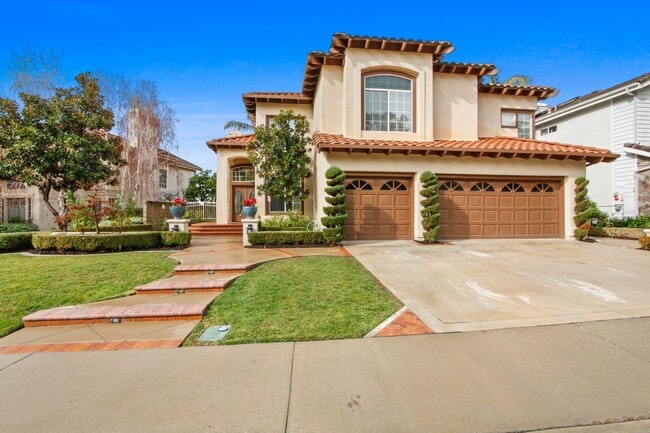 Building Photo - COMING SOON: Spacious 4 bedroom 3 bath with bonus room and 3 car garage