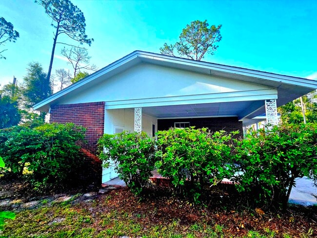 Photo - 104 Forest Cir