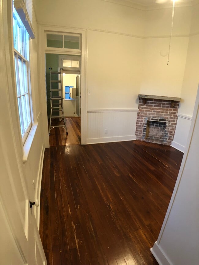 Building Photo - 217 - 219 Lavoisier St Unit 217