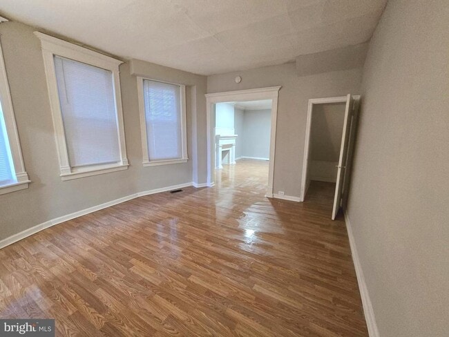 Photo - 5825 Ashland Ave