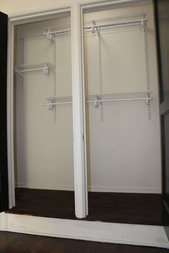 MASTER CLOSET - 2506 W Euclid St Unit 2504