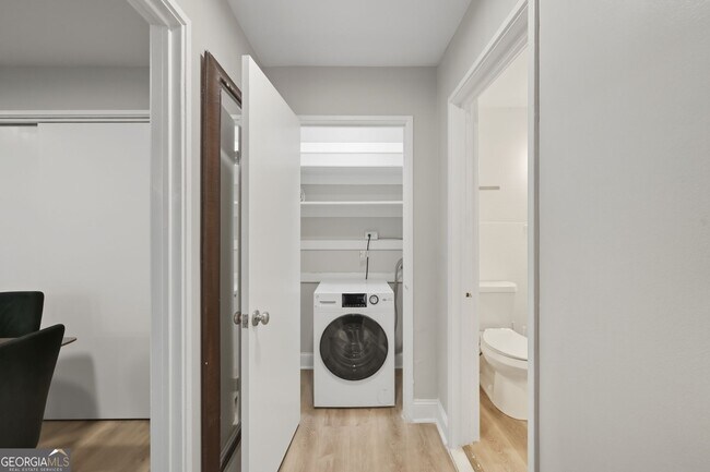 Photo - 3645 Peachtree Rd NE Unit 214