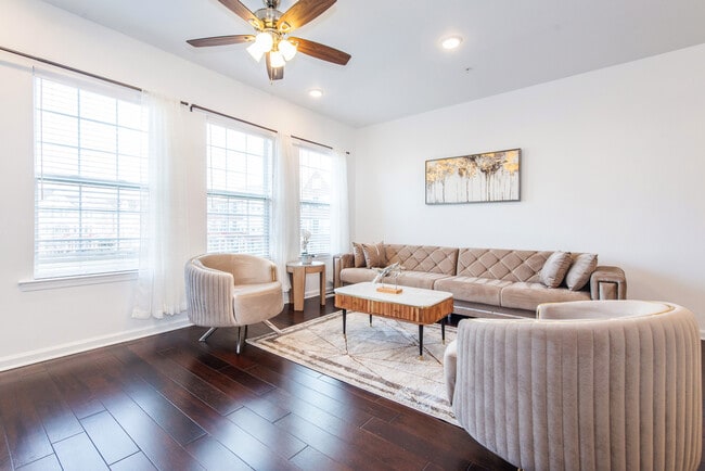 Sala de estar - 33 Landmark Ln