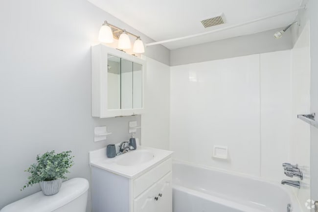 Photo - 630 W Fisher Ave Unit 3