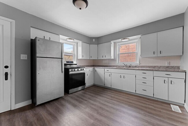 Photo - 212 W 8th Ave Unit Lower