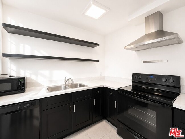 Photo - 12014 Kling St Unit 4