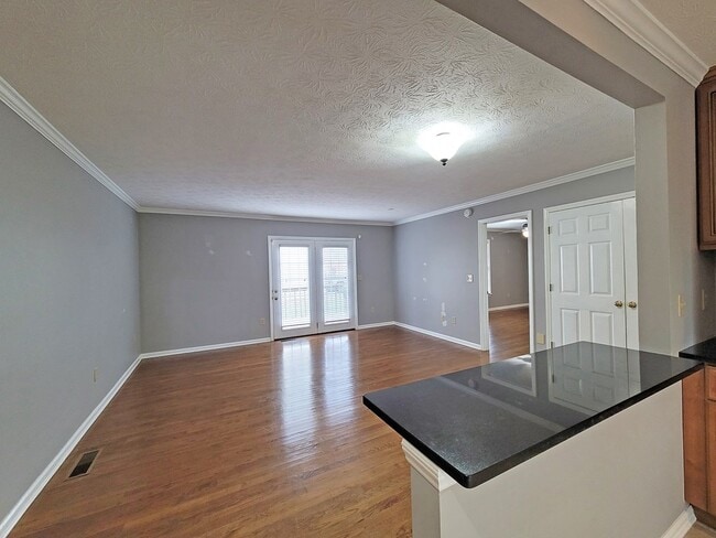 Photo - 817 Barclay Dr