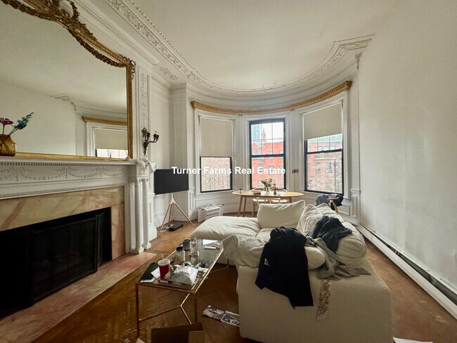 Building Photo - 472 Beacon St Unit 2F Rental