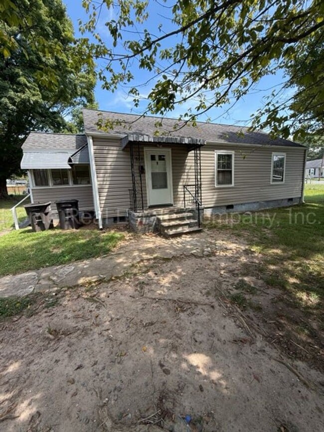 Building Photo - 658 Clemson Cir