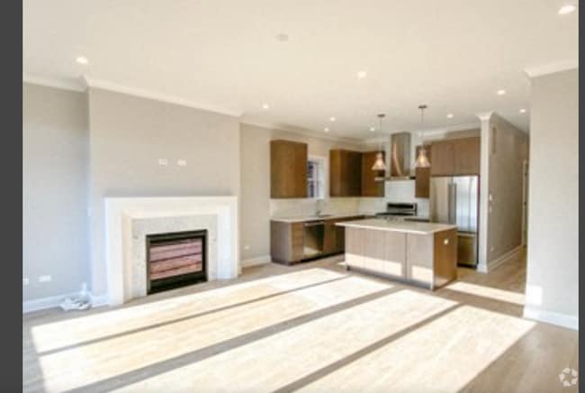 Building Photo - 3343 N Kenmore Ave Unit 1n Rental