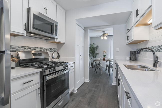 3 BR, 1.5 Bath - Kitchen