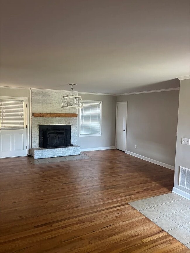 Photo - 102 E C St