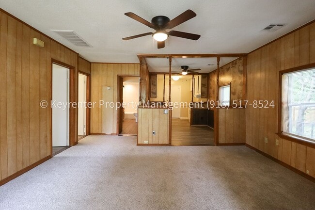 Photo - 2 Bed | 1 Bath | Large Backyard | Tulsa
