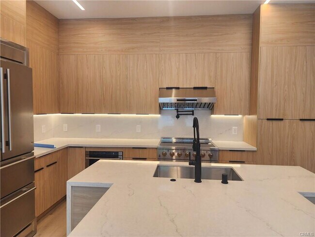 Photo - 20520 Sherman Way