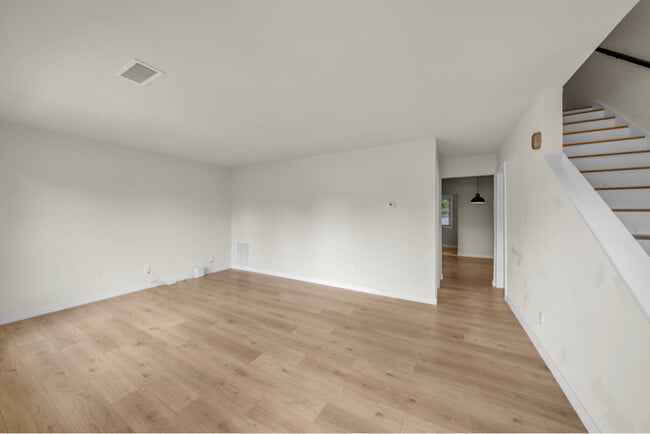 Photo - 610 Maplewood Dr