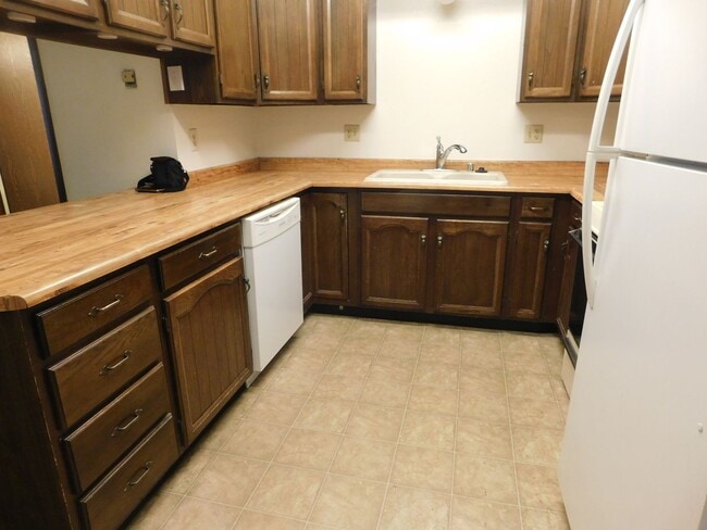 Photo - 2150 College Pl