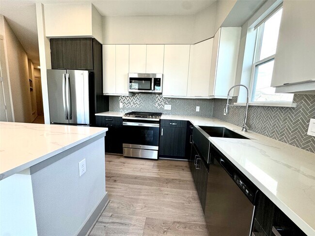 Photo - 401 W 25th St Unit 1144