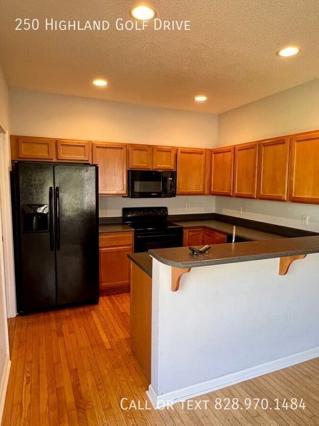 Photo - 250 Highland Golf Dr
