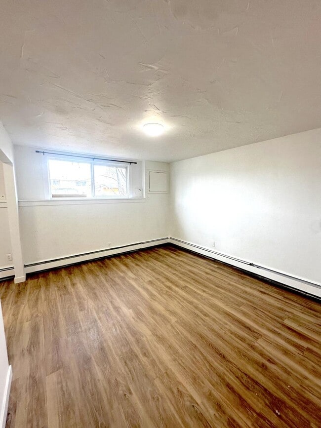 Photo - 2 bedroom in Prince George BC V2M 1J3