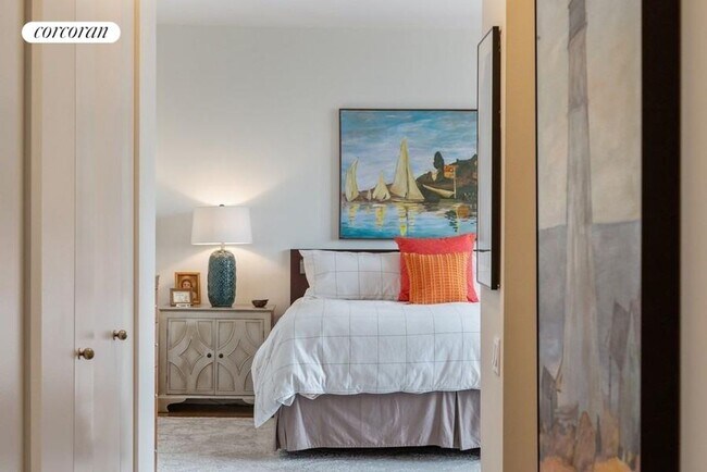 Photo - 100 United Nations Plaza