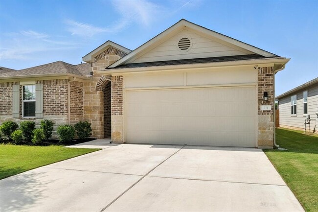 Photo - 211 Rainmaker Ln House