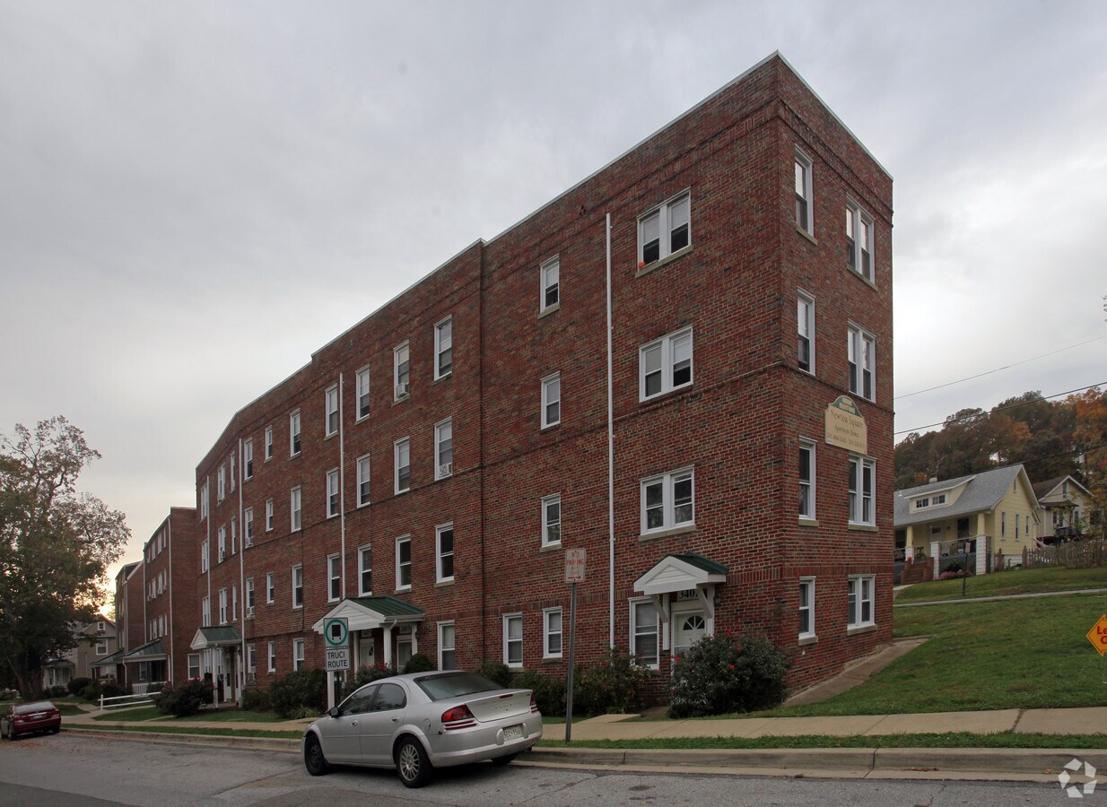 Photo - Newton Square Apartments