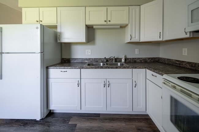 Building Photo - 50-62 East Street - 3B