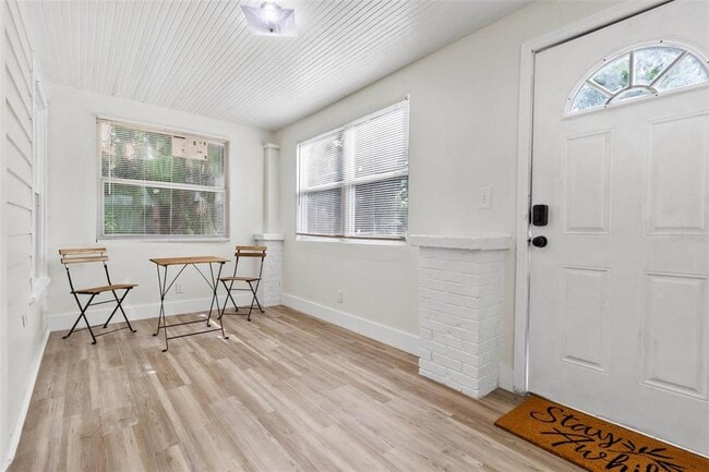 Photo - 1735 Yale St S