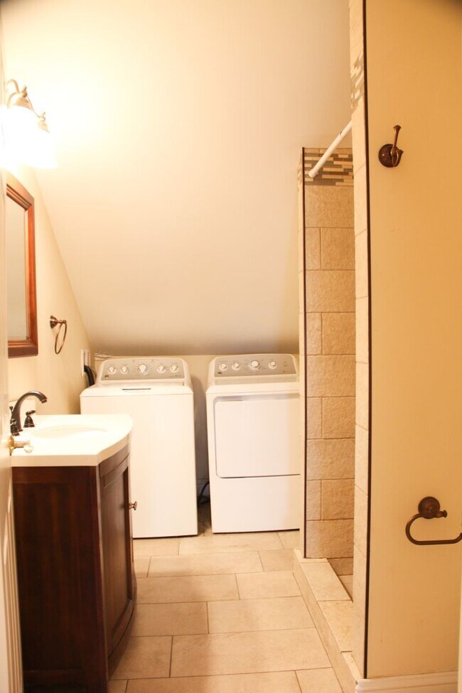 158 North St Unit F