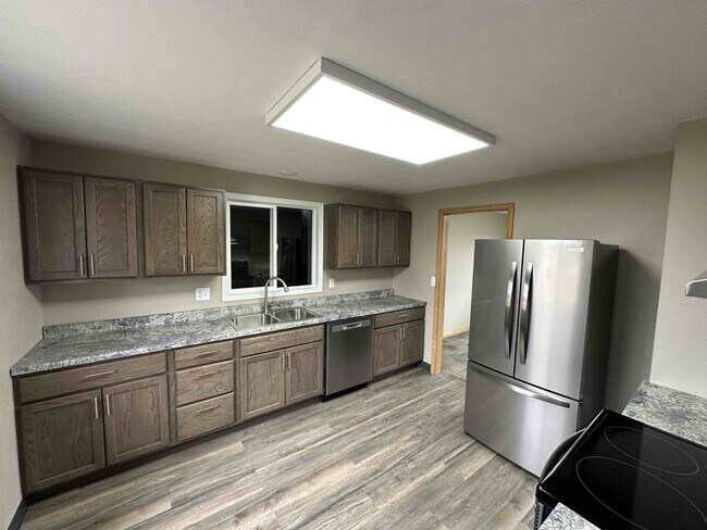 Photo - 430 2nd St NW