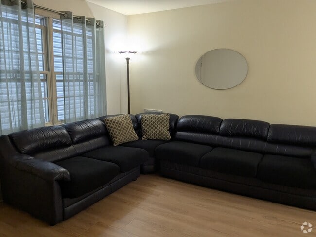 Building Photo - 82 Grieco Dr Unit Flr #1 Rental
