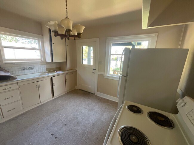 Photo - NewB BH T 1344-1346 Humboldt Unit 1346