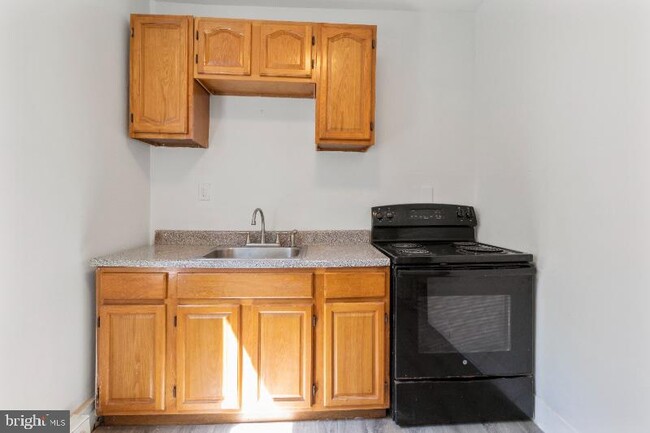 Photo - 410 N 53rd St
