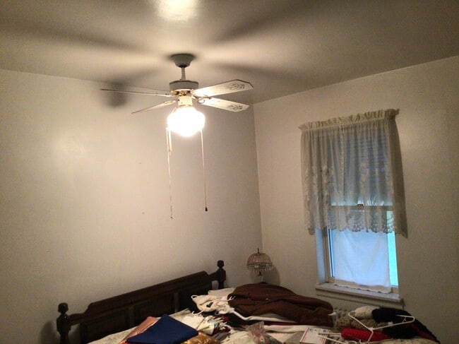 Photo - 865 Grant St