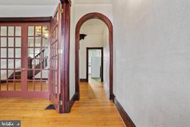 Photo - 210 N Locust St