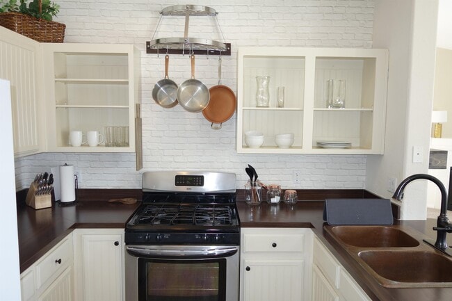 Photo - 2305 W Horizon Ridge Pkwy